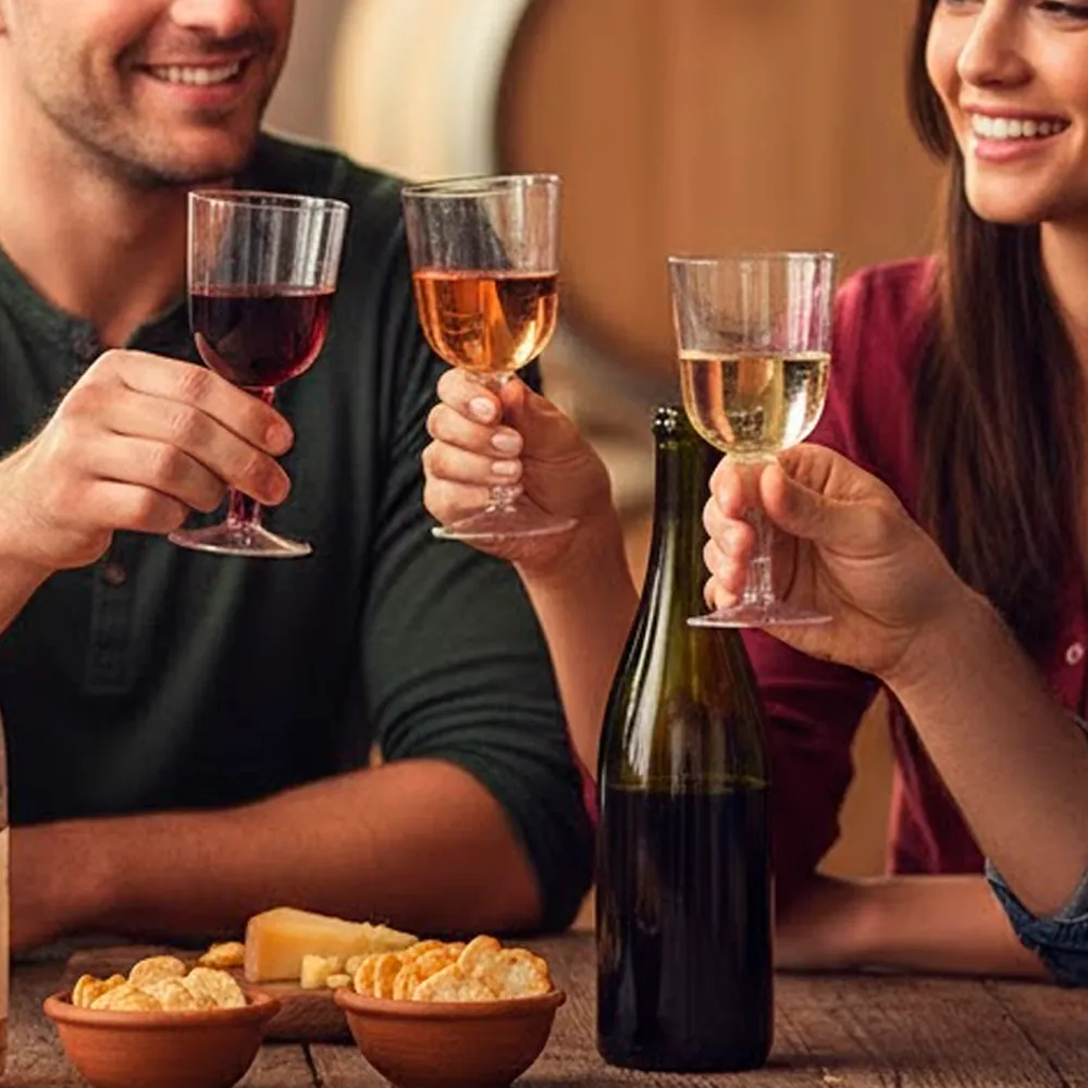 copo de vinho em PS reutilizável